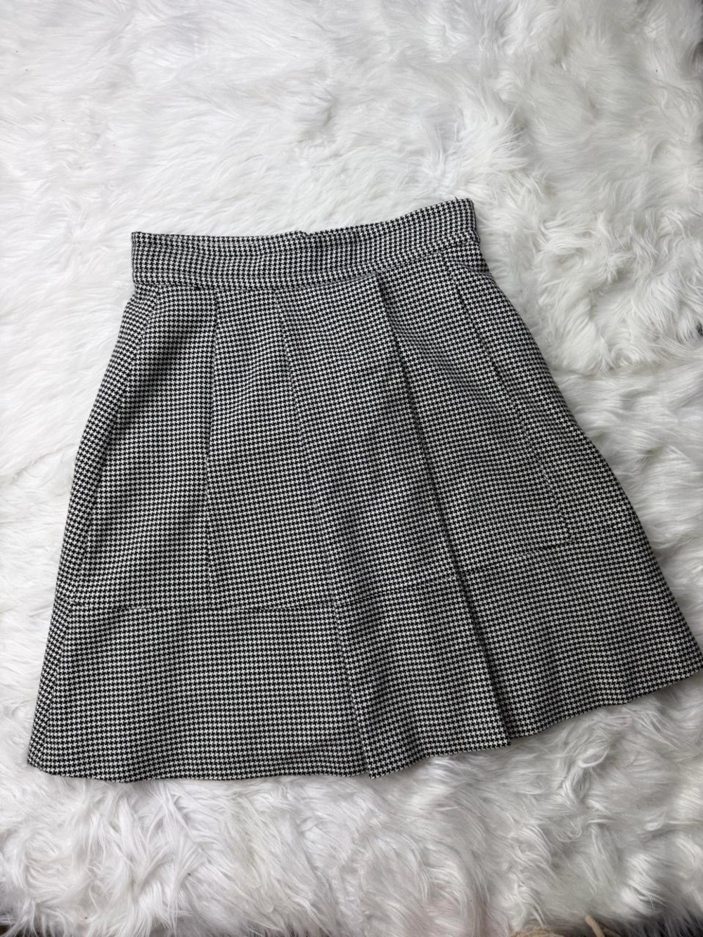 Thalian Black and White Houndstooth A-Line Skirt